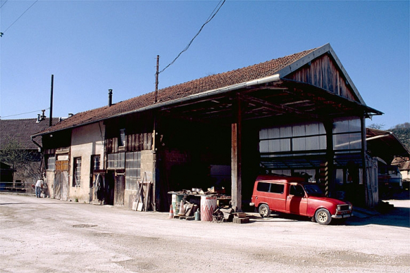 Vue de trois quarts de l'atelier de réparation. © Région Bourgogne-Franche-Comté, Inventaire du patrimoine