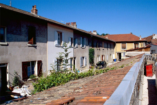 Façade postérieure des logements ouvriers. © Région Bourgogne-Franche-Comté, Inventaire du patrimoine