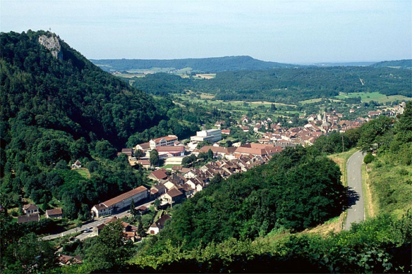 Vue générale depuis la route nationale n° 5. © Région Bourgogne-Franche-Comté, Inventaire du patrimoine