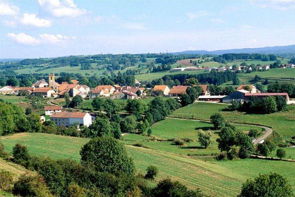 Vue générale depuis le sud-ouest. © Région Bourgogne-Franche-Comté, Inventaire du patrimoine