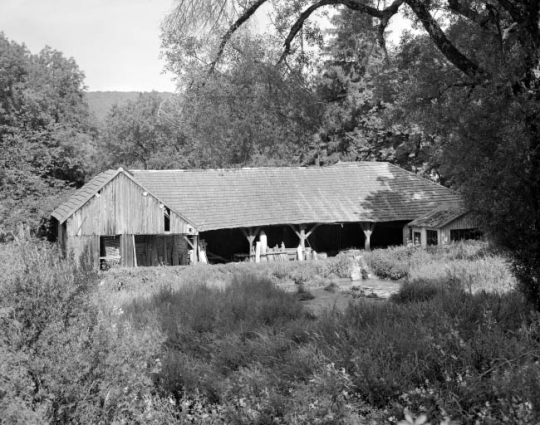 Atelier de fabrication depuis l'est. © Région Bourgogne-Franche-Comté, Inventaire du patrimoine