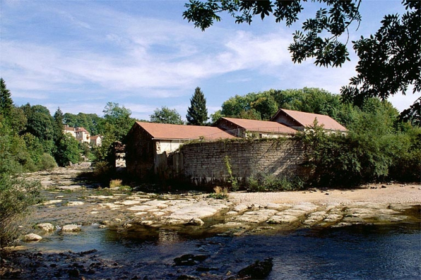 Extrémité nord depuis la rive droite. © Région Bourgogne-Franche-Comté, Inventaire du patrimoine