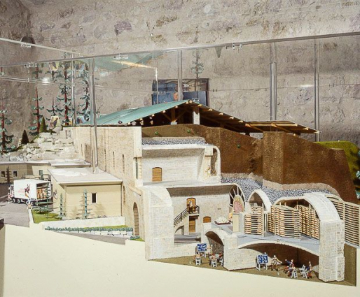 Maquette du fort, coupe sur le bâtiment Cavalier au niveau du porche. © Région Bourgogne-Franche-Comté, Inventaire du patrimoine