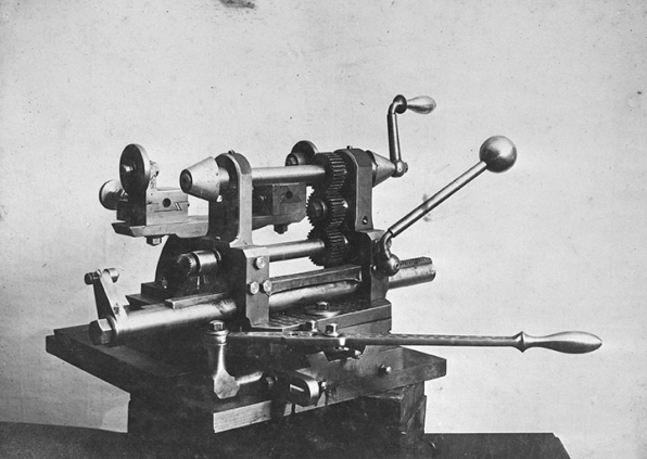 Exemple de machine (non identifiée) du constructeur mécanicien Lizon. © Région Bourgogne-Franche-Comté, Inventaire du patrimoine