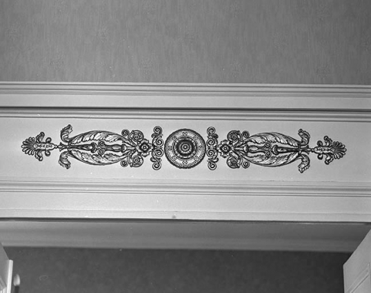 Décor d'un dessus de porte du grand salon. © Région Bourgogne-Franche-Comté, Inventaire du patrimoine