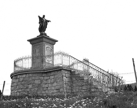 Vue d'ensemble, de trois quarts gauche. © Région Bourgogne-Franche-Comté, Inventaire du patrimoine