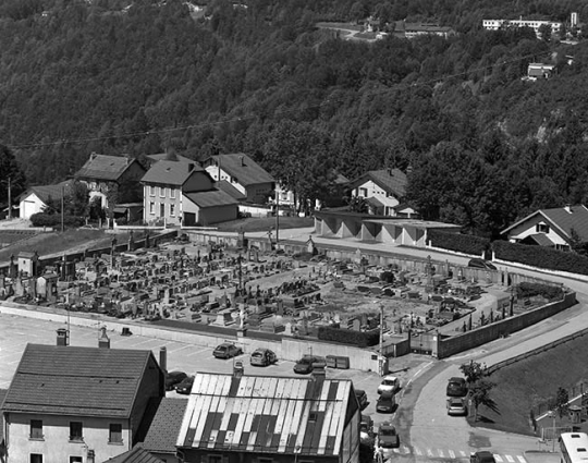 Vue d'ensemble plongeante sur le cimetière. © Région Bourgogne-Franche-Comté, Inventaire du patrimoine