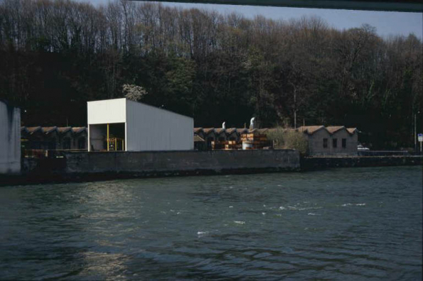 Bâtiments nord vus depuis la rive droite. © Région Bourgogne-Franche-Comté, Inventaire du patrimoine