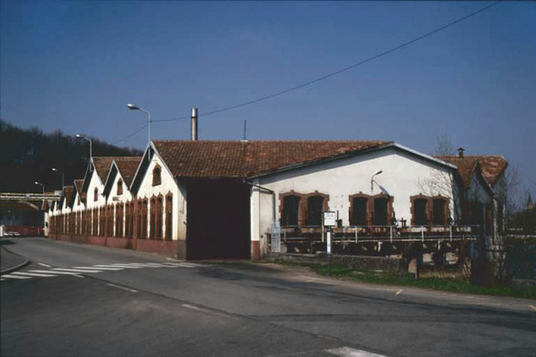Bâtiment sud vu de trois quarts droite. © Région Bourgogne-Franche-Comté, Inventaire du patrimoine