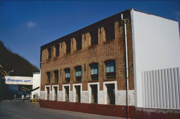 Bâtiment en brique. © Région Bourgogne-Franche-Comté, Inventaire du patrimoine