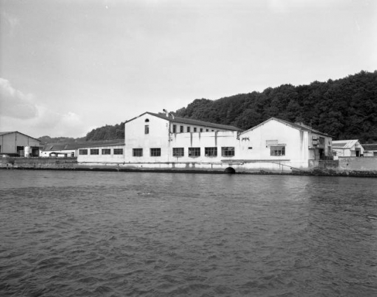 Atelier de fabrication (outillage-entretien mécanique) depuis la rive droite. © Région Bourgogne-Franche-Comté, Inventaire du patrimoine