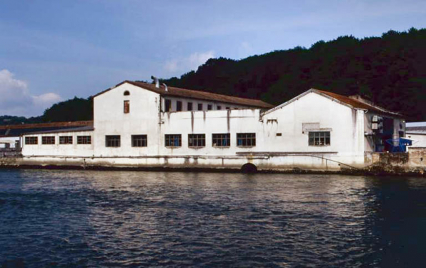Atelier de fabrication (outillage-entretien mécanique) depuis la rive droite. © Région Bourgogne-Franche-Comté, Inventaire du patrimoine