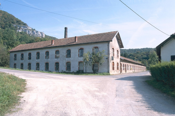 Bâtiment des bureaux et ateliers de fabrication depuis l'ouest. © Région Bourgogne-Franche-Comté, Inventaire du patrimoine