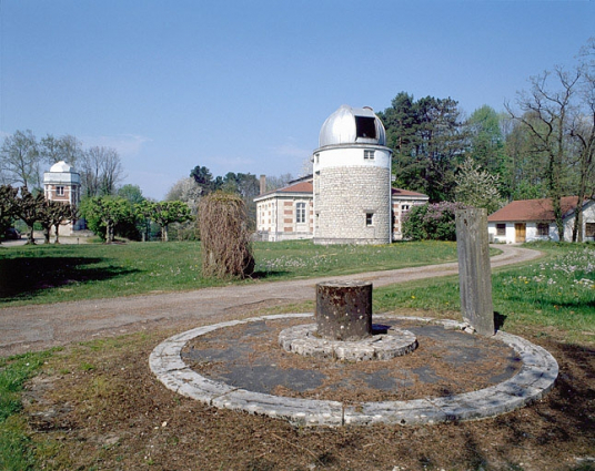 Partie nord : vue d'ensemble vers l'astrographe, depuis l'entrée au sud. © Région Bourgogne-Franche-Comté, Inventaire du patrimoine