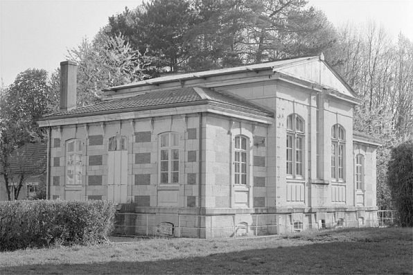 Partie nord : vue d'ensemble du pavillon de la méridienne. © Région Bourgogne-Franche-Comté, Inventaire du patrimoine