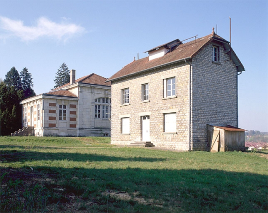 Partie nord : laboratoire d'essais dit pavillon des horloges à diapason et bibliothèque. © Région Bourgogne-Franche-Comté, Inventaire du patrimoine