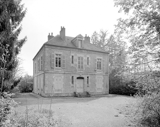 Partie sud : maison du directeur. © Région Bourgogne-Franche-Comté, Inventaire du patrimoine