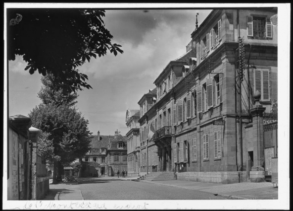 Vue de trois quarts droit [1re moitié 20e siècle]. © Région Bourgogne-Franche-Comté, Inventaire du patrimoine