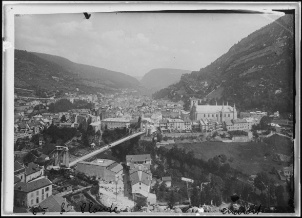 La ville, le Grand Pont et la cathédrale, [1e moitié du 20e siècle]. © Région Bourgogne-Franche-Comté, Inventaire du patrimoine