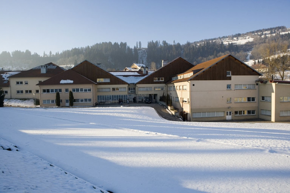 Site récent : bâtiments de l'administration (à gauche) et du pôle bijouterie (au centre et à droite), depuis l'est. © Région Bourgogne-Franche-Comté, Inventaire du patrimoine