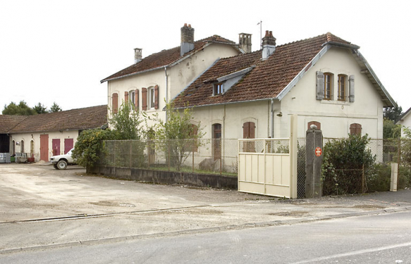 Entrepôt industriel et logements. © Région Bourgogne-Franche-Comté, Inventaire du patrimoine