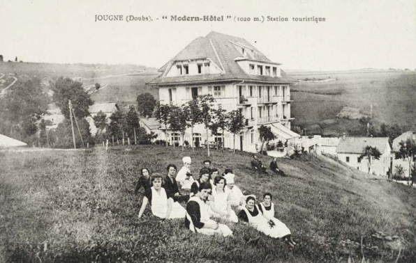 Jougne (Doubs). - "Modern'Hôtel" (1020 m.) Station touristique, [milieu 20e siècle].  © Région Bourgogne-Franche-Comté, Inventaire du patrimoine
