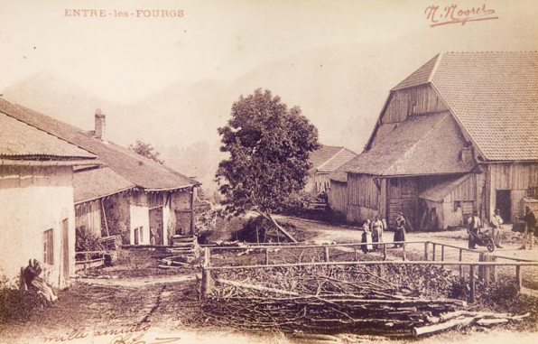 Entre-les-Fourgs [façade latérale gauche de la ferme], [1ère moitié 20e siècle]. © Région Bourgogne-Franche-Comté, Inventaire du patrimoine