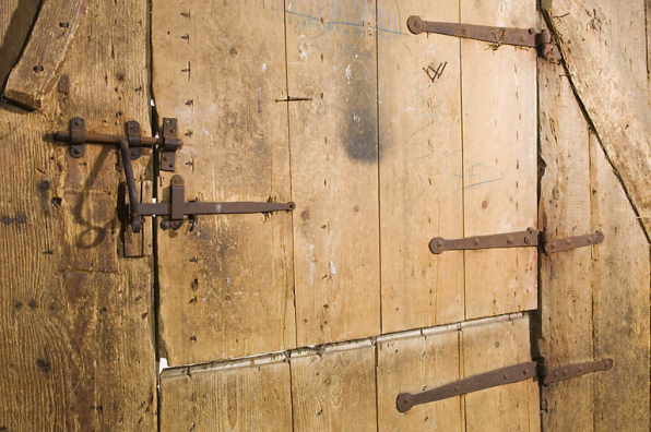 Façade antérieure, porte de grange : fermeture. © Région Bourgogne-Franche-Comté, Inventaire du patrimoine