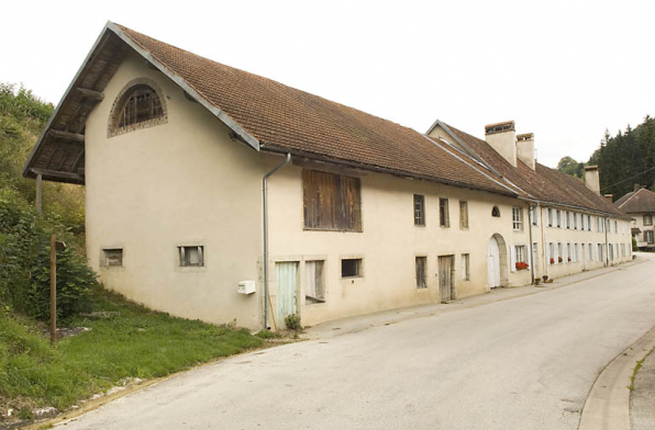 Bâtiment 62-64 rue des Forges, vu de trois quarts gauche. © Région Bourgogne-Franche-Comté, Inventaire du patrimoine