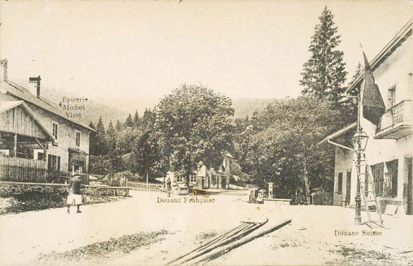 [La douane vue du côté suisse], [1ère moitié 20e siècle].  © Région Bourgogne-Franche-Comté, Inventaire du patrimoine