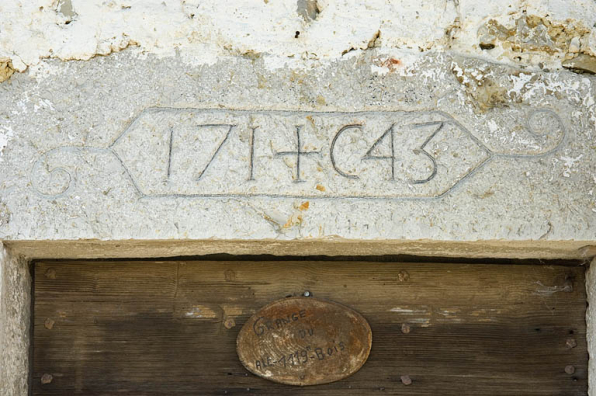 Linteau daté 1743. © Région Bourgogne-Franche-Comté, Inventaire du patrimoine