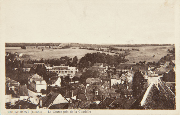 Rougemont (Doubs) - Le Centre pris de la Citadelle. S.d. [3e quart 20e siècle]. © Région Bourgogne-Franche-Comté, Inventaire du patrimoine