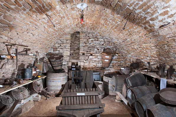 Vue générale de la cave depuis l'entrée. © Région Bourgogne-Franche-Comté, Inventaire du patrimoine