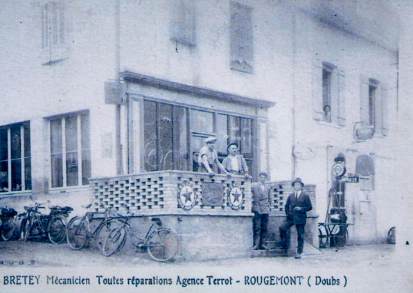 Bretey Mécanicien Toutes réparations Agence Terrot - Rougemont (Doubs). S.d. [3e quart 20e siècle]. © Région Bourgogne-Franche-Comté, Inventaire du patrimoine