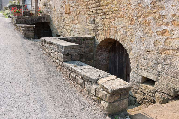 Accès aux caves. © Région Bourgogne-Franche-Comté, Inventaire du patrimoine