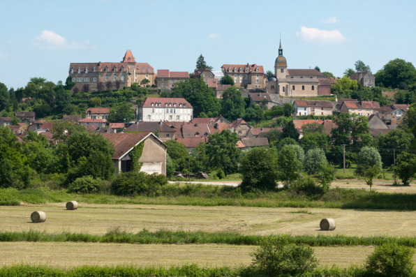 Vue générale de la ville depuis l'ouest. © Région Bourgogne-Franche-Comté, Inventaire du patrimoine