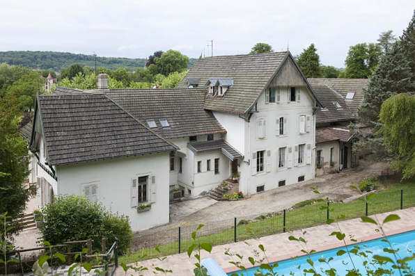 Vue de trois quarts arrière. © Région Bourgogne-Franche-Comté, Inventaire du patrimoine