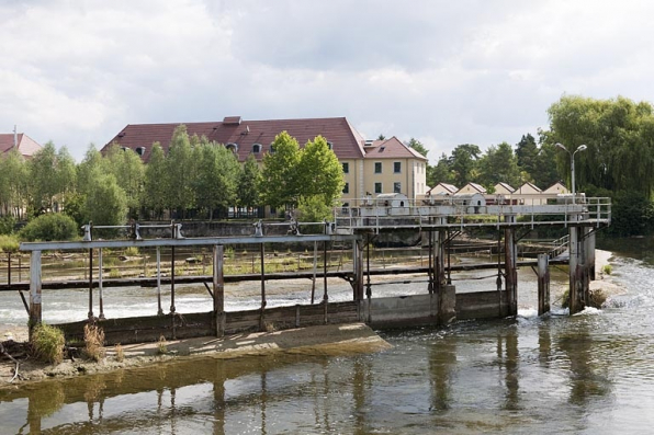 Barrage depuis la rive gauche. © Région Bourgogne-Franche-Comté, Inventaire du patrimoine