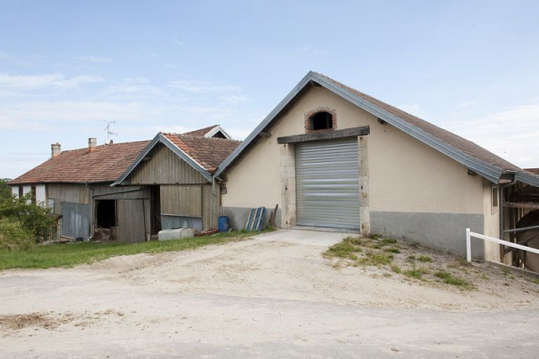 Pignons sud de l'écurie. © Région Bourgogne-Franche-Comté, Inventaire du patrimoine