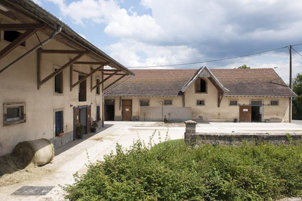 Bâtiments agricoles depuis le sud. © Région Bourgogne-Franche-Comté, Inventaire du patrimoine