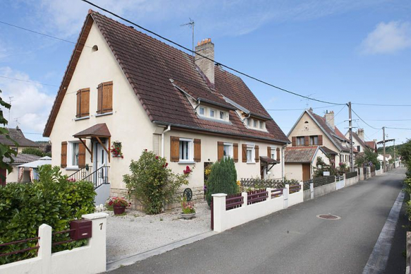 Vue d'ensemble d'une rue. © Région Bourgogne-Franche-Comté, Inventaire du patrimoine