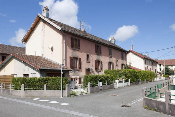 Vue d'ensemble d'une rue. © Région Bourgogne-Franche-Comté, Inventaire du patrimoine