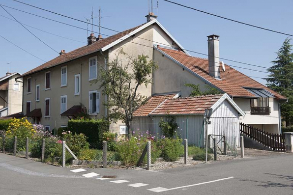 Habitation vue de trois quarts droite. © Région Bourgogne-Franche-Comté, Inventaire du patrimoine