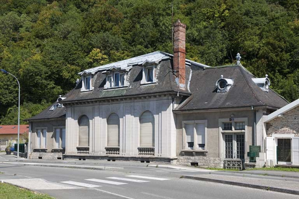 Vue de trois quarts droite. © Région Bourgogne-Franche-Comté, Inventaire du patrimoine