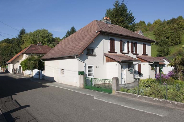 Maisons rue des Graviers. Vue de trois quarts © Région Bourgogne-Franche-Comté, Inventaire du patrimoine