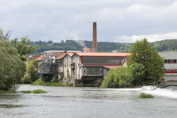 Vue rapprochée depuis la rive gauche du Doubs. © Région Bourgogne-Franche-Comté, Inventaire du patrimoine
