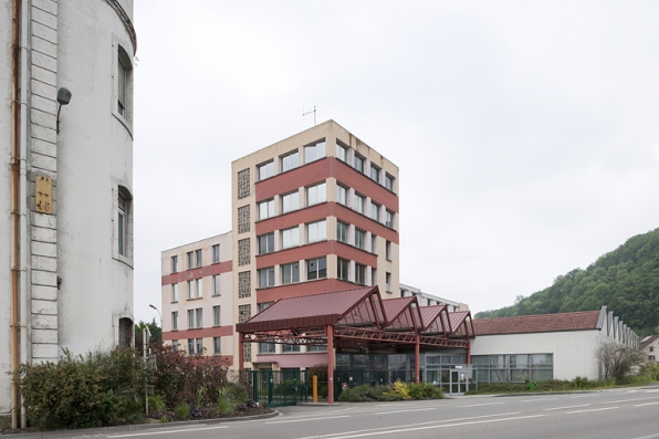 Bâtiments situés au nord de l'entrée. © Région Bourgogne-Franche-Comté, Inventaire du patrimoine