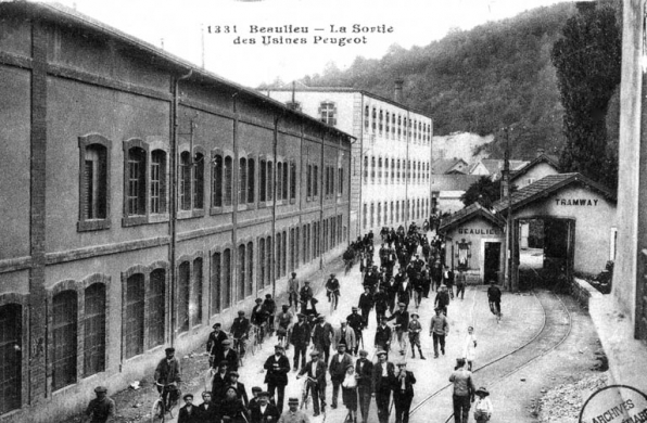Beaulieu. La sortie des usines Peugeot. © Région Bourgogne-Franche-Comté, Inventaire du patrimoine