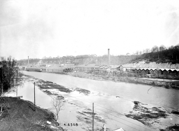 Vue d'ensemble de la partie amont de l'usine. © Région Bourgogne-Franche-Comté, Inventaire du patrimoine
