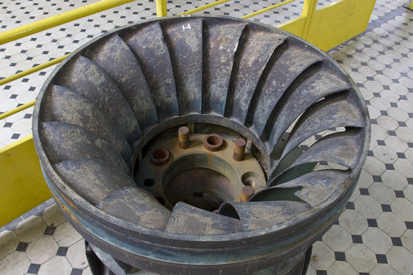 Extrémité des aubes de la roue d'une turbine Francis double. © Région Bourgogne-Franche-Comté, Inventaire du patrimoine